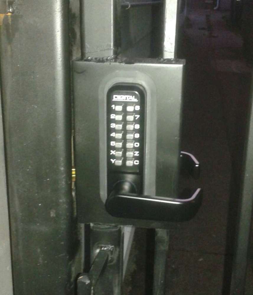 Double Keyed Lock Gate Lock Box With Deadlatch - Weldable Steel ...