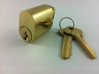 570 Oval Cylinder Polished Brass Finish Keyed to Differ